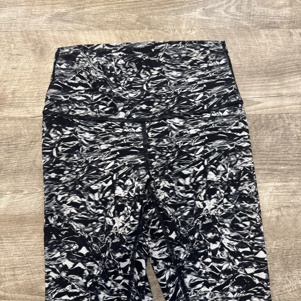 Lululemon Wunder Under Hi-Rise Tight 28" Liquid Platinum Alpine Black White-Sz 6 - Picture 3 of 6